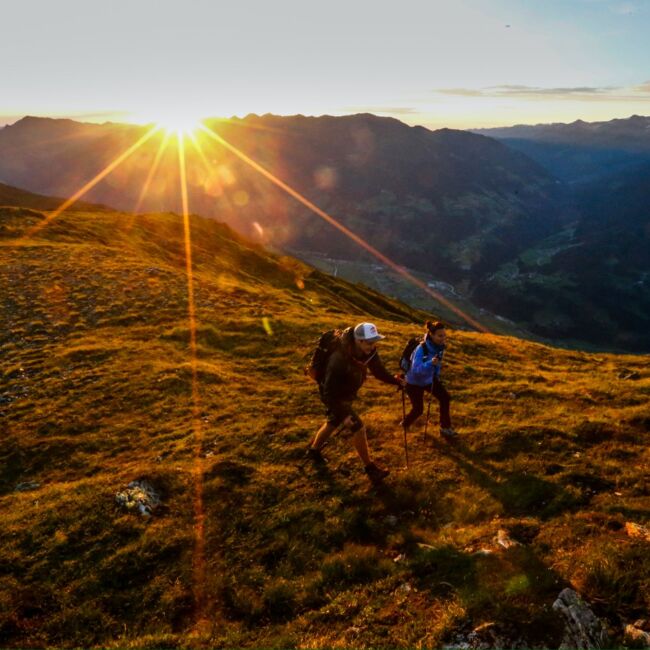 Sonnenaufgangswanderung in der Ferienregion Mayrhofen-Hippach